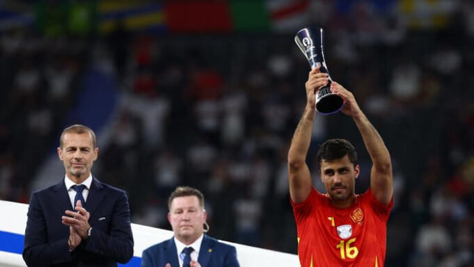 Rodri Jadi Pemain Terbaik Euro 2024!